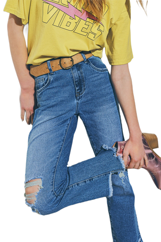 Straight Distressed Jeans in Medium Wash