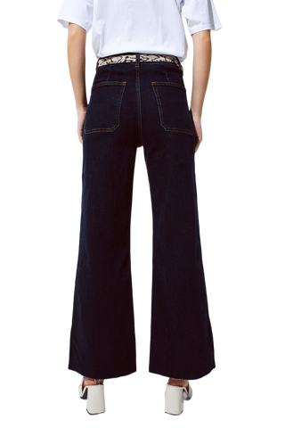 Elegant Styled Straight Jeans